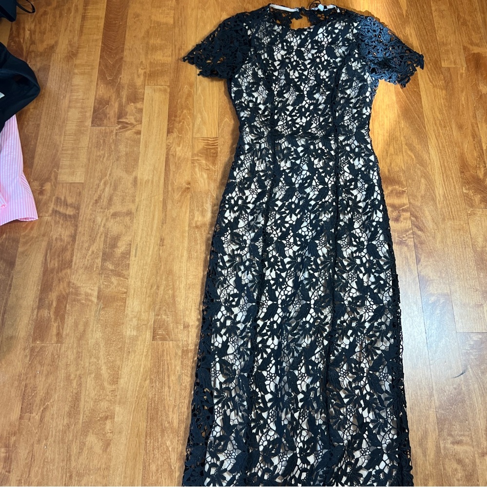 NSR Mia lace short sleeve open back dress